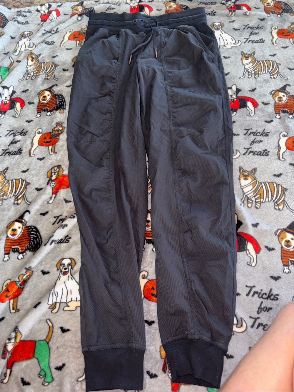 Lululemon Dance Studio Mid-Rise Jogger
Black (First Release)